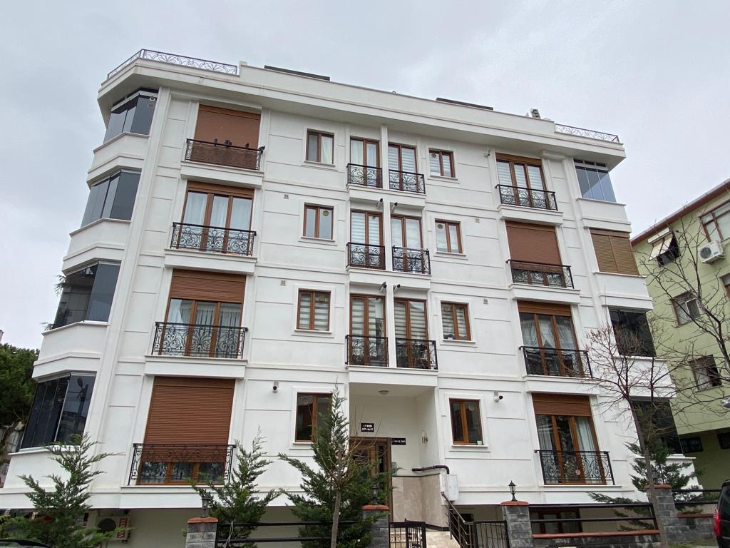 KÜÇÜKYALI KÖŞEM APARTMANI